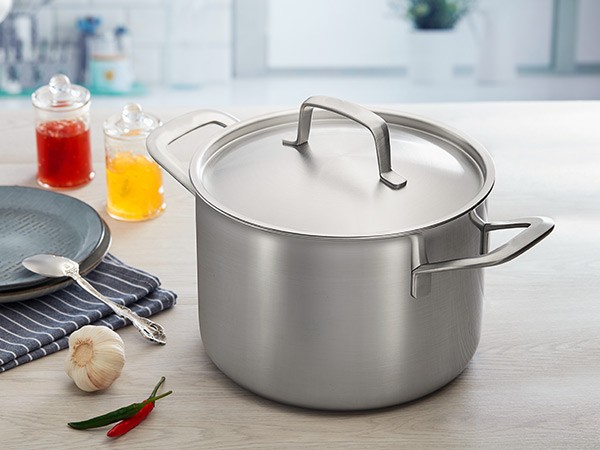 What are the advantages of stainless steel kitchenware?
